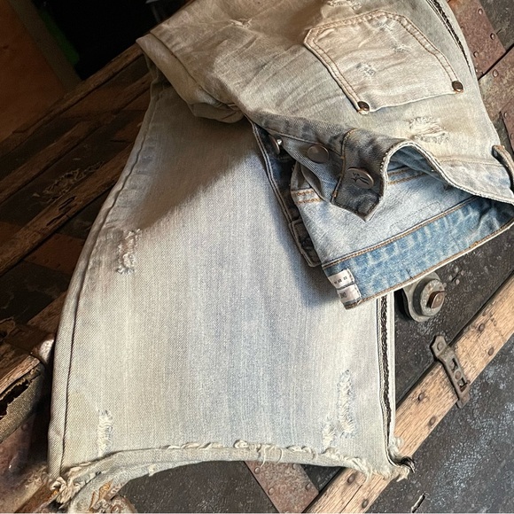 One x Teaspoon Women's Bell Bottom Light Blue Distressed Denim Jeans Size 28 - Picture 11 of 16